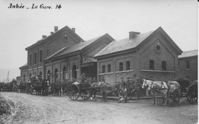 Anhée gare 1918 soldats anglais.jpg